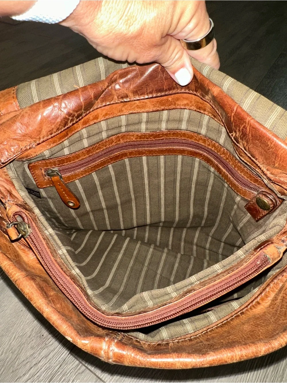 Vintage Fossil Brand Distressed Cognac Brown Leather Satchel Shoulder Bag Purse